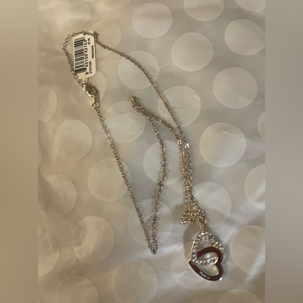 FINE SILVER PLATED GENUINE CRYSTAL NECKLACE.